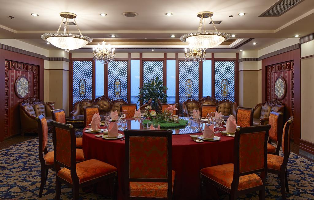 Yinhe Dynasty Hotel เฉิงตู ภายนอก รูปภาพ
