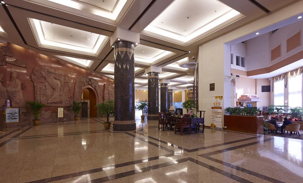 Yinhe Dynasty Hotel เฉิงตู ภายนอก รูปภาพ