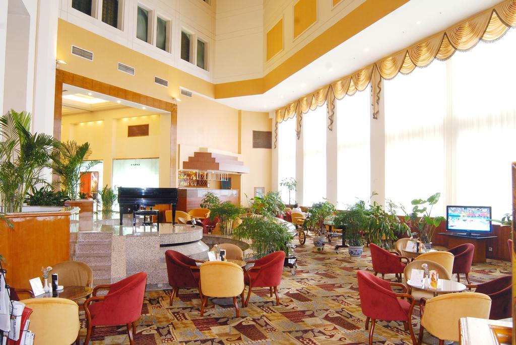 Yinhe Dynasty Hotel เฉิงตู ภายนอก รูปภาพ