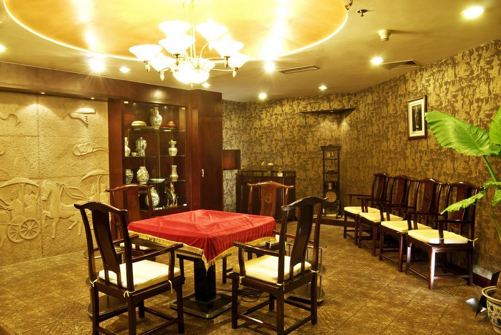 Yinhe Dynasty Hotel เฉิงตู ภายนอก รูปภาพ